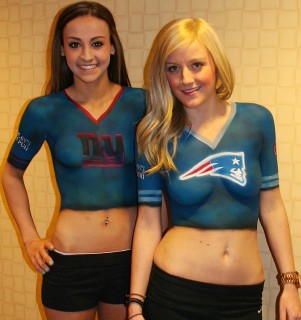 super-bowl-2012-body-painting-by-tattoos-for-now1